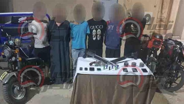 المتهمين عقب ضبطهم