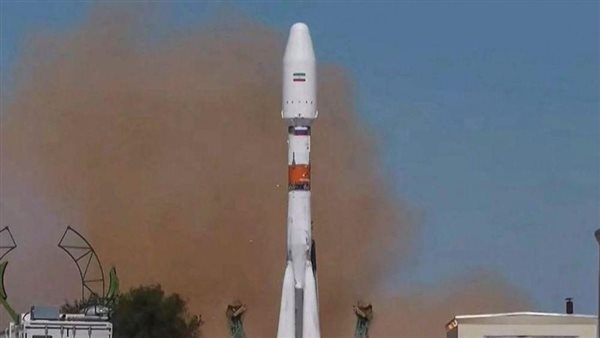 إطلاق قمر صناعي