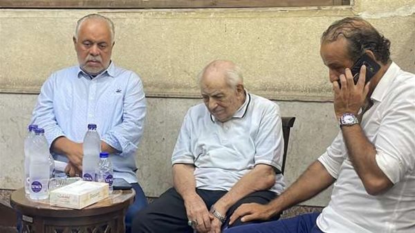 رشوان توفيق في عزاء