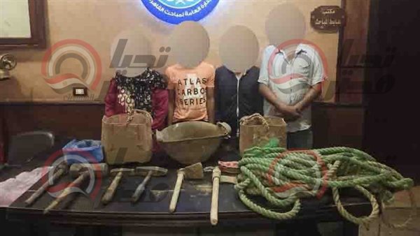 المتهمين عقب ضبطهم