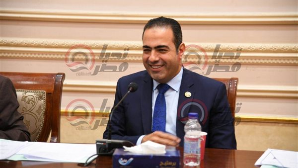 الدكتور محمود حسين