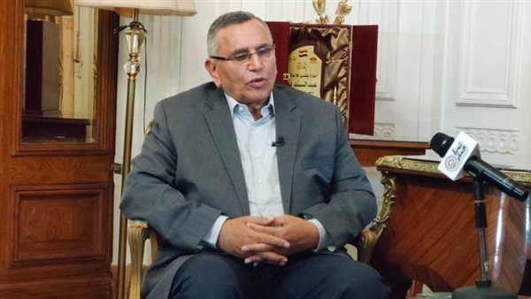  الدكتور عبدالسند