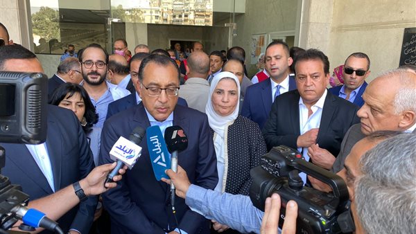 رئيس الوزراء من أمام