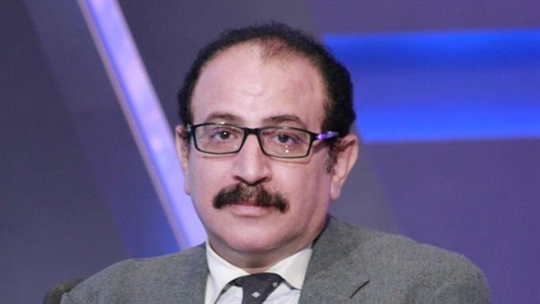  الدكتور طارق فهمي