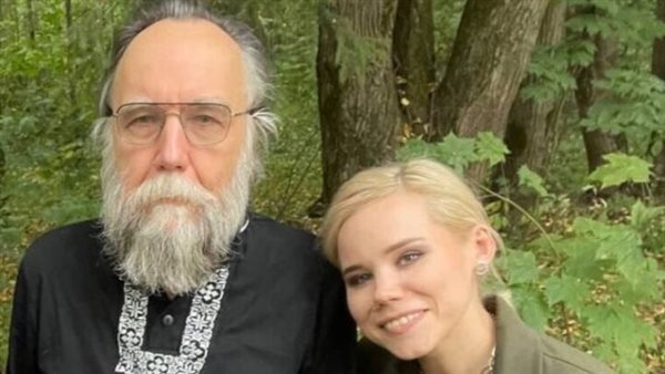 داريا دوجين ووالدها