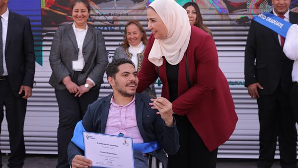 وزيرة التضامن بإحدى