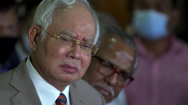 رئيس الوزراء السابق