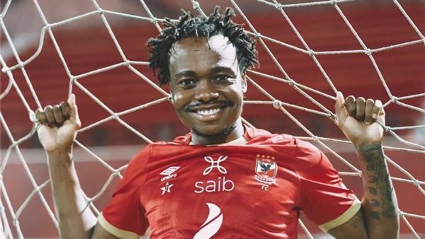 بيرسي تاو لاعب النادي