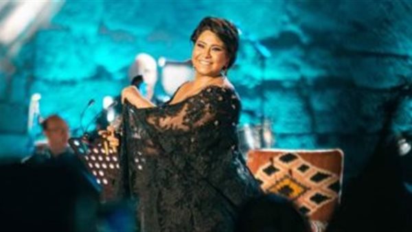 الفنانة شيرين عبد