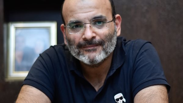 أيمن بهجت قمر 