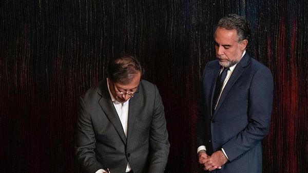 السفير الكولومبى