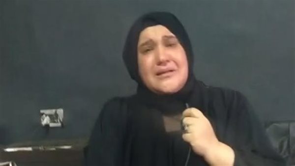 والدة الشاب عادل