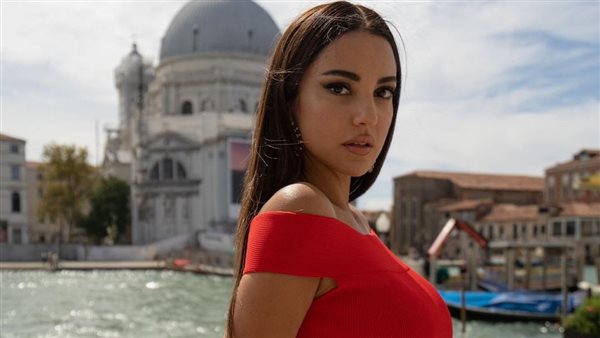 الفنانة درة