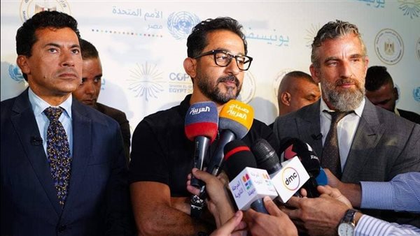 أحمد حلمي والدكتور