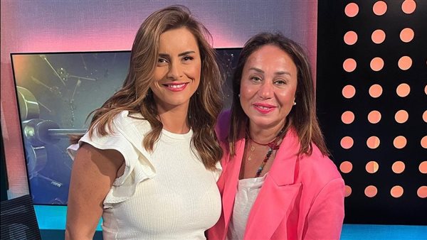 نور وإنجي علي