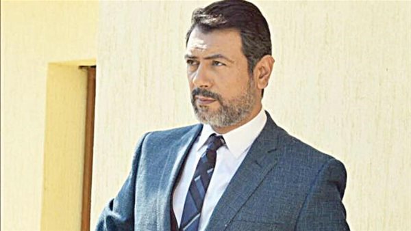 الفنان احمد وفيق