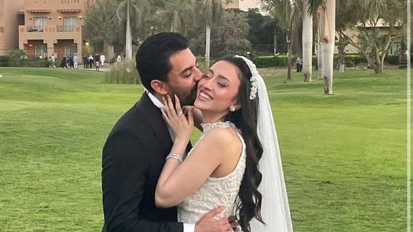 إسلام جمال وعروسه
