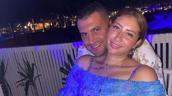 هشام ربيع وزوجته