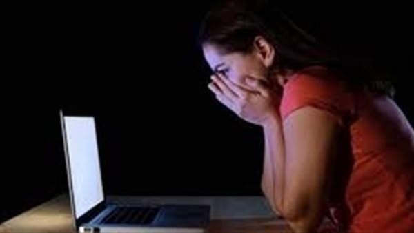 ابتزاز وصور خاصة