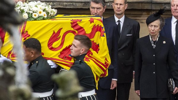 نعش الملكة إليزابيث