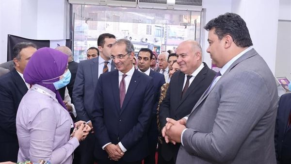 وزير الاتصالات