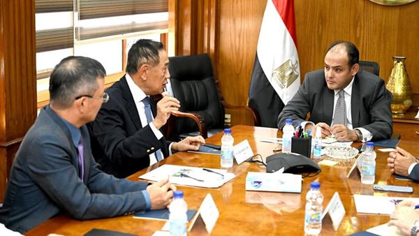 وزير الصناعة