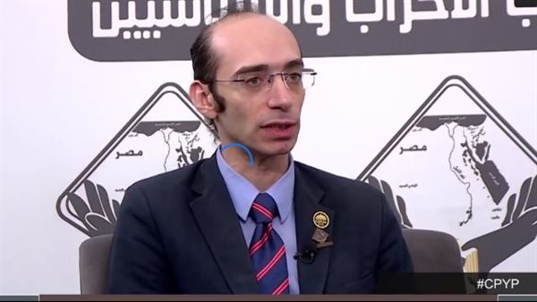 النائب محمد عبد العزيز