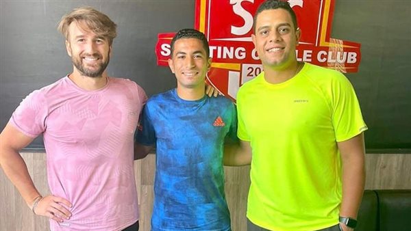 أحمد ممدوح مع مسؤلي