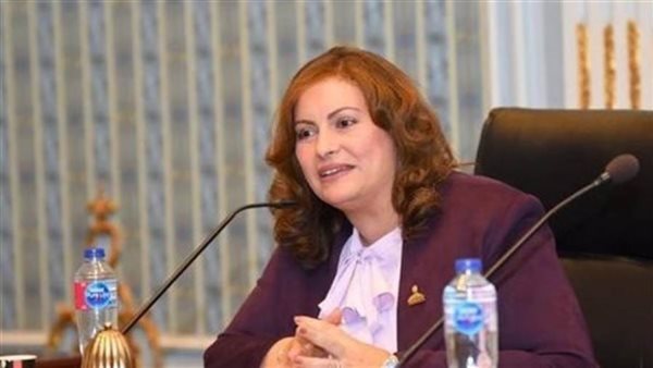 النائبة عايدة نصيف