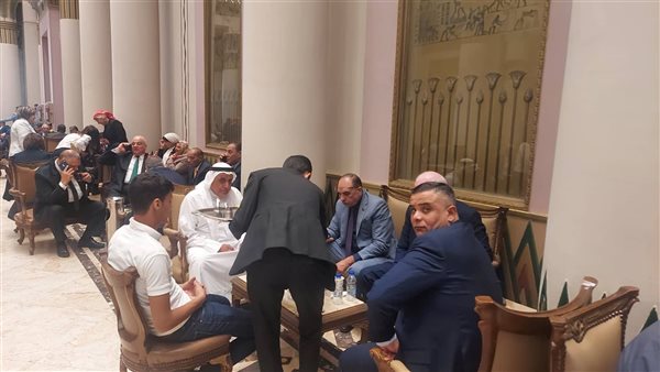 نواب البرلمان يتوافدون