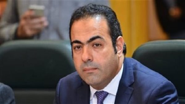  الدكتور محمود حسين