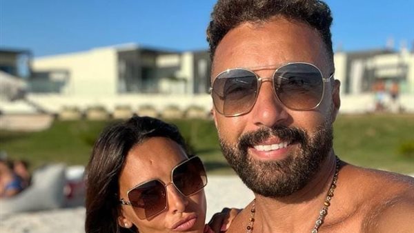 أحمد فهمي وزوجته