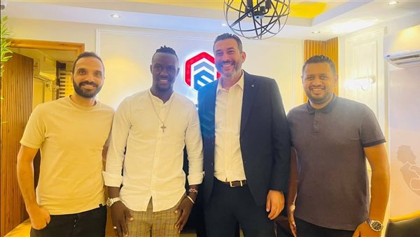 افيري مع مسؤلي بورتو