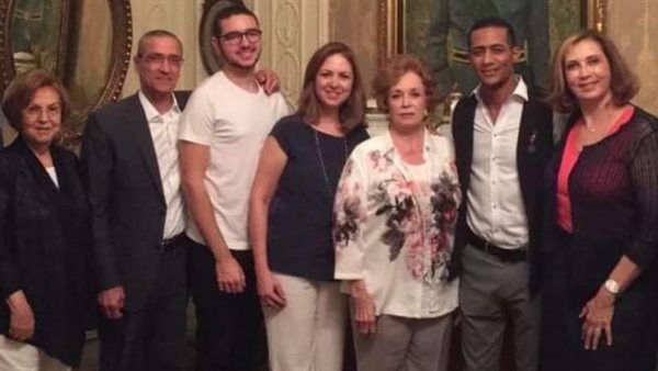 محمد رمضان وأسرة