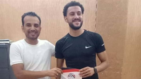 حاتم شاهين مع إداري