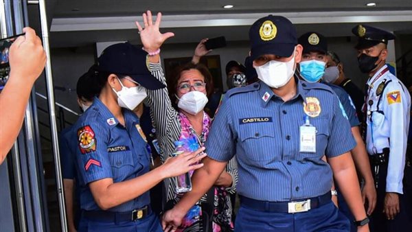 السيناتور الفلبينية