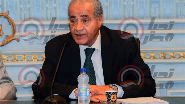 وزير التموين باجتماع