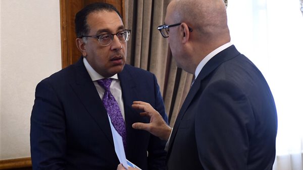 رئيس الوزراء ووزير