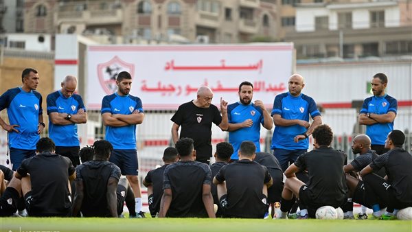 فيريرا مع لاعبي الزمالك