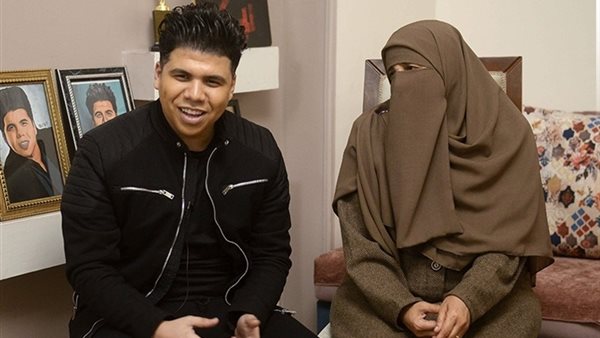 عمر كمال ووالدته