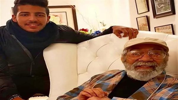 محمود ياسين وحفيده