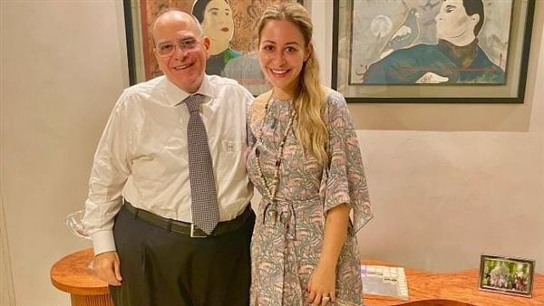 منة شلبي وصادق الصباح