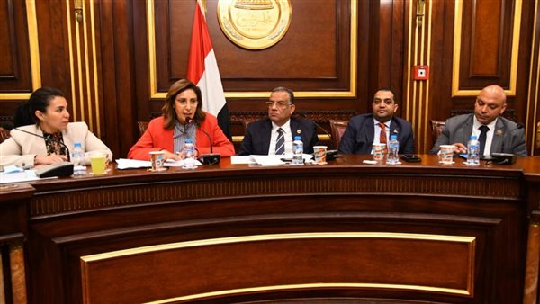 نيفين كيلاني