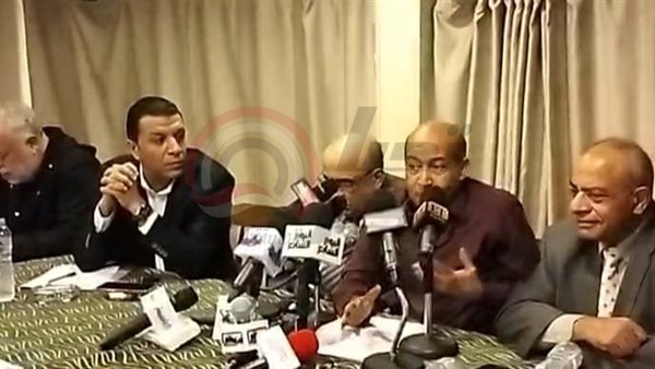 مصطفى كامل واجتماع