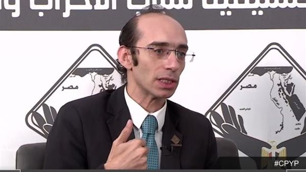 النائب محمد عبد العزيز