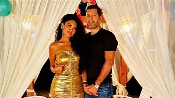 سالي عبد السلام وزوجها