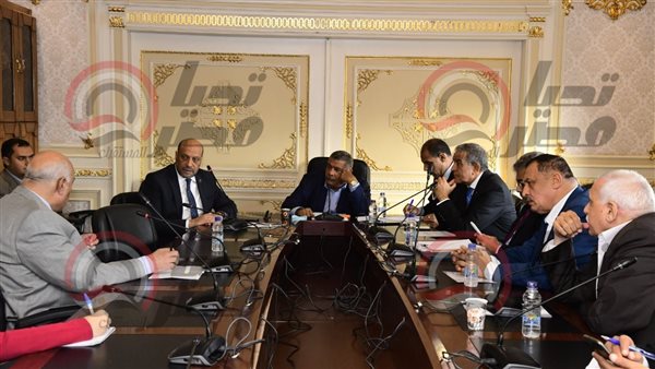  لجنة الصناعة بمجلس