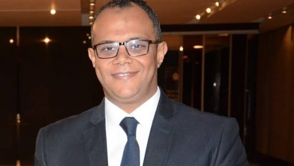 الدكتور حسام عيد