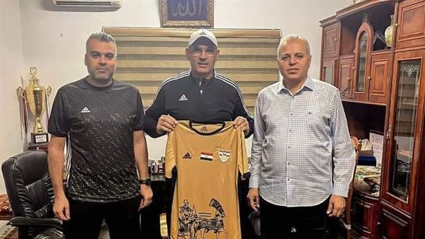 سيد عيد مع مسؤلي