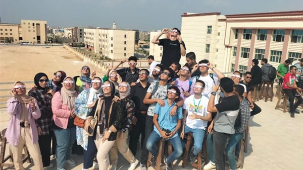 رصد كسوف الشمس 